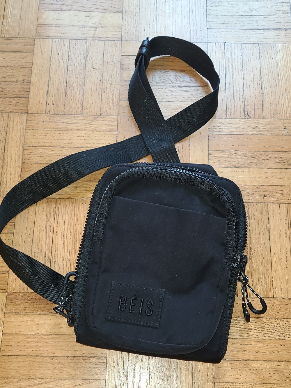 beis sport sping bag in black